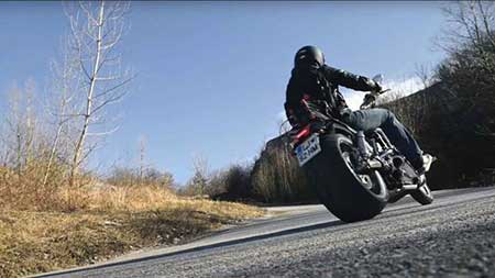 摩托車 摩托車人體振動測量(圖1)